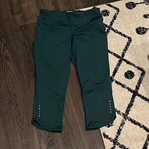 Old Navy Workout Capri Leggings